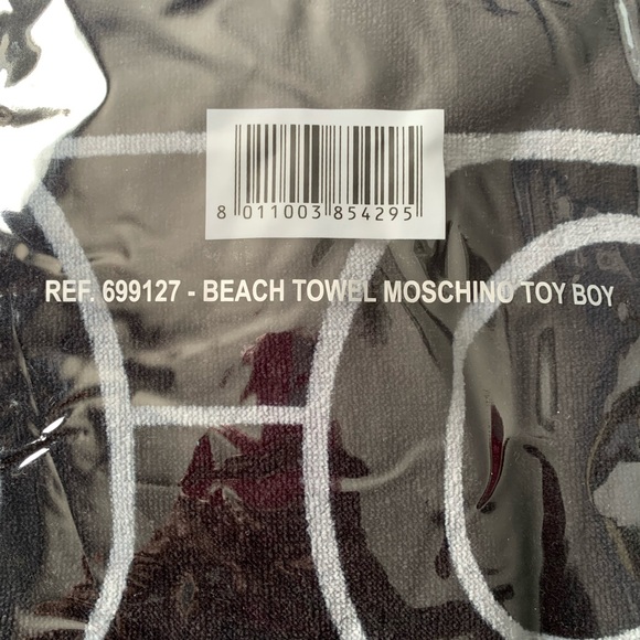 Moschino beach towel - Picture 3 of 3